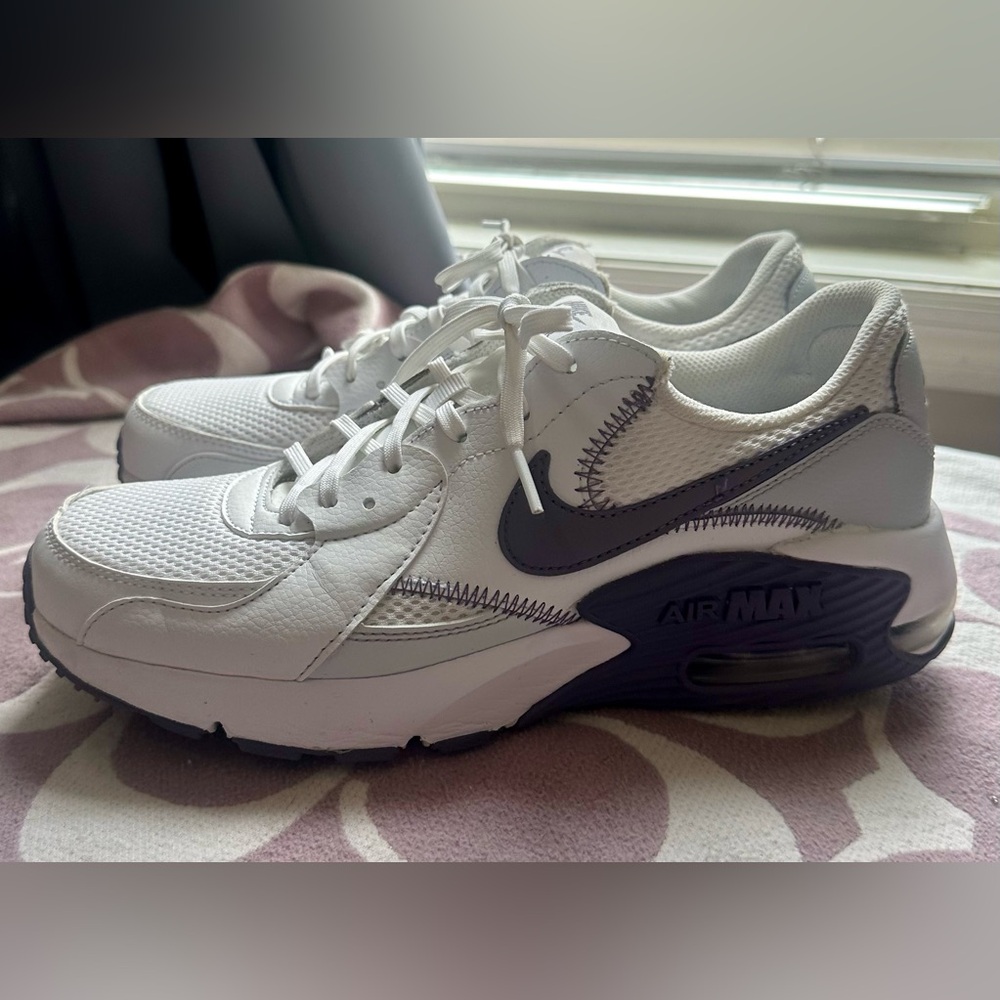 Nike Air Max Excee Size 10 Women’s
